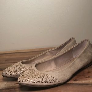 Guess flats